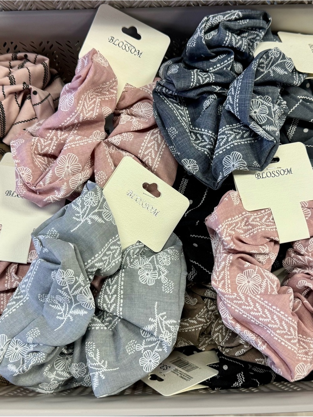 Blossom Floral Pattern Scrunchie Set — 4/$12